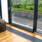 внутрипольный радиатор отопление под панорамное окно